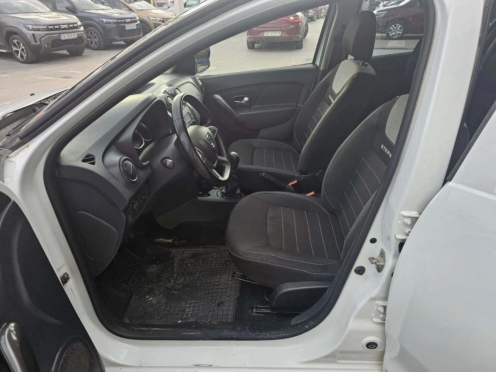 Dacia Sandero 0.9 Tce 90 к.с. бензин, снимка 12 - Автомобили и джипове - 53988251