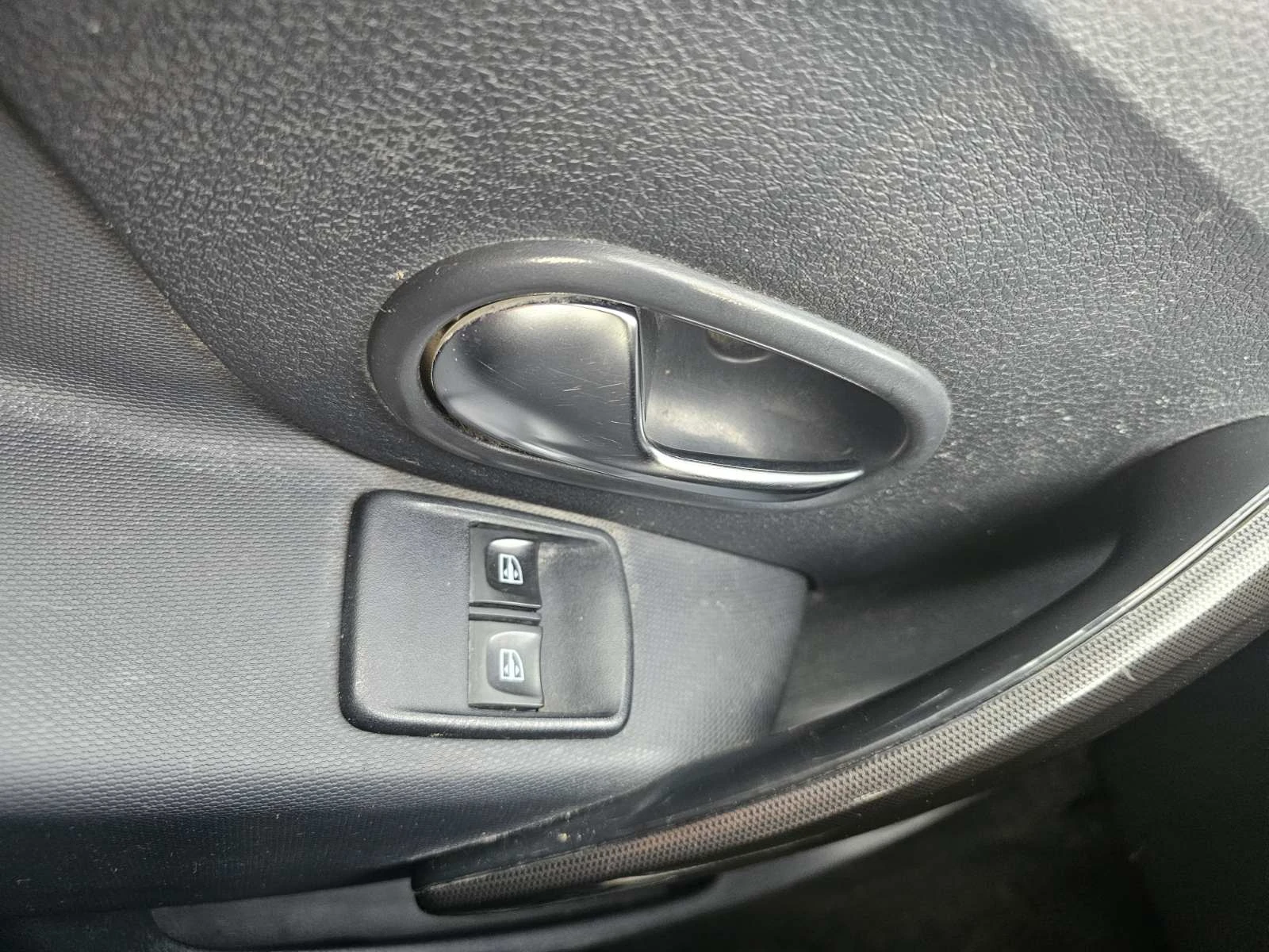 Dacia Sandero 0.9 Tce 90 к.с. бензин, снимка 11 - Автомобили и джипове - 53988251