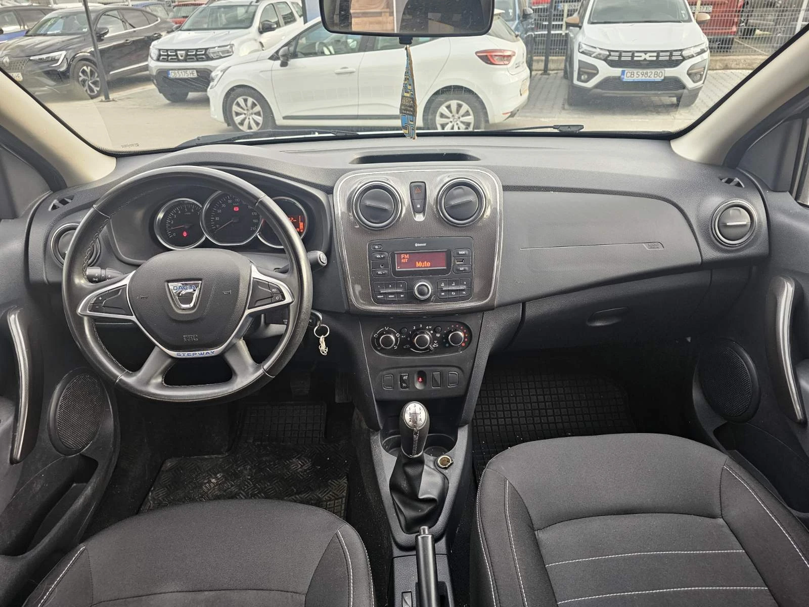 Dacia Sandero 0.9 Tce 90 к.с. бензин, снимка 7 - Автомобили и джипове - 53988251