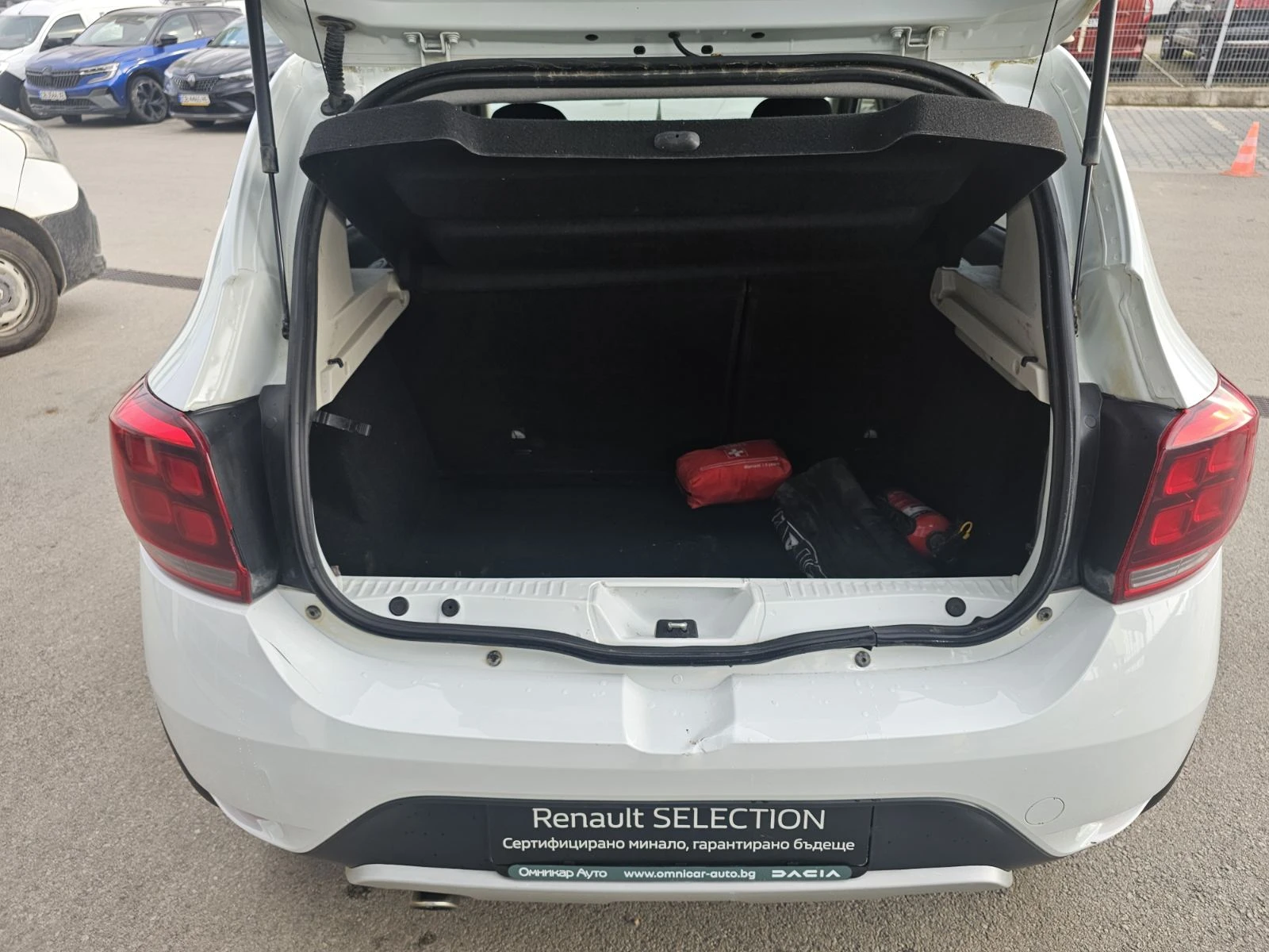 Dacia Sandero 0.9 Tce 90 к.с. бензин, снимка 14 - Автомобили и джипове - 53988251