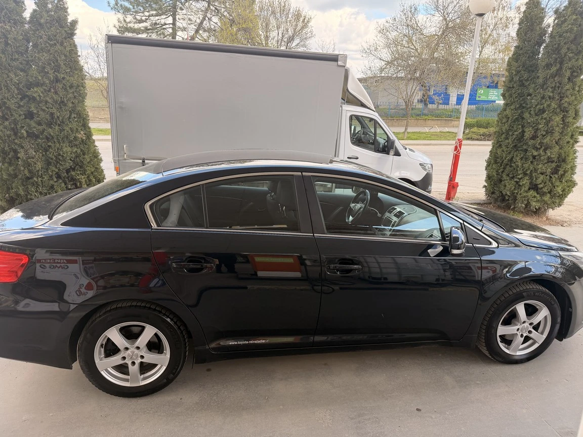 Toyota Avensis 2.0d-4d 125ks NAVI FACE, снимка 7 - Автомобили и джипове - 54148866