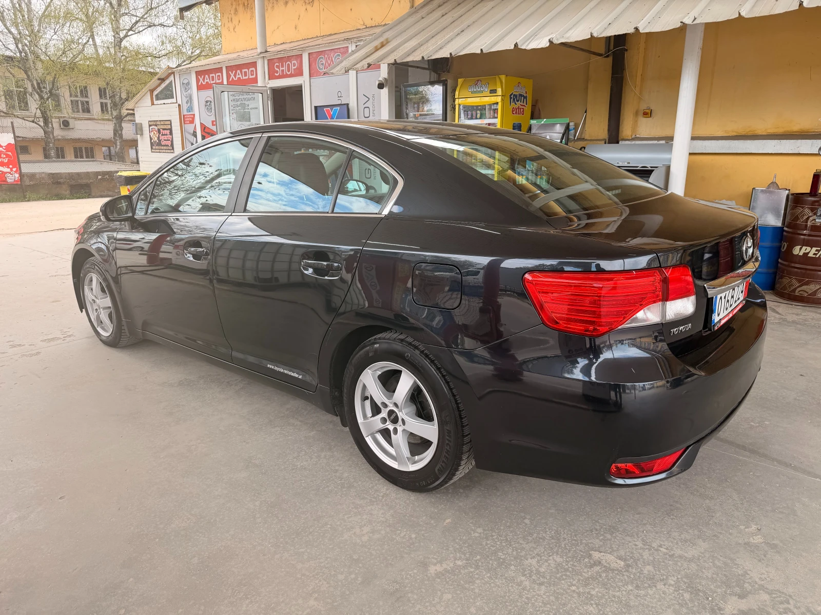 Toyota Avensis 2.0d-4d 125ks NAVI FACE, снимка 5 - Автомобили и джипове - 54148866