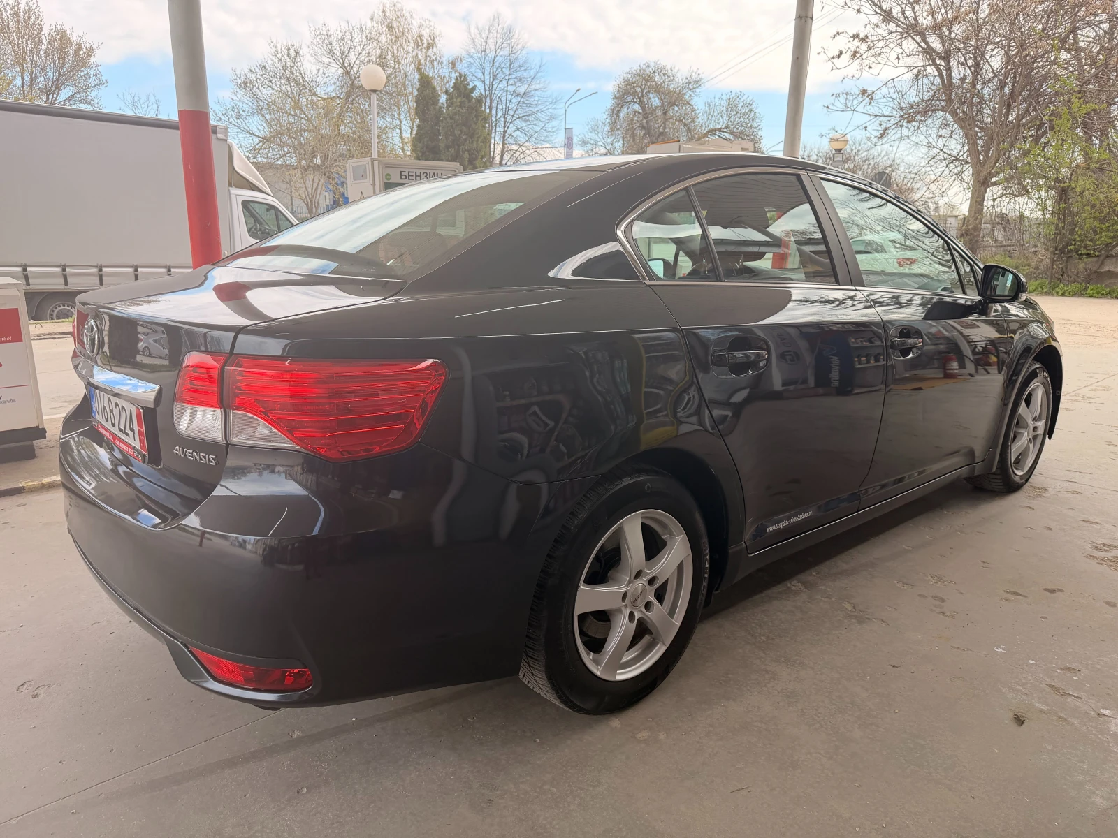 Toyota Avensis 2.0d-4d 125ks NAVI FACE, снимка 4 - Автомобили и джипове - 54148866