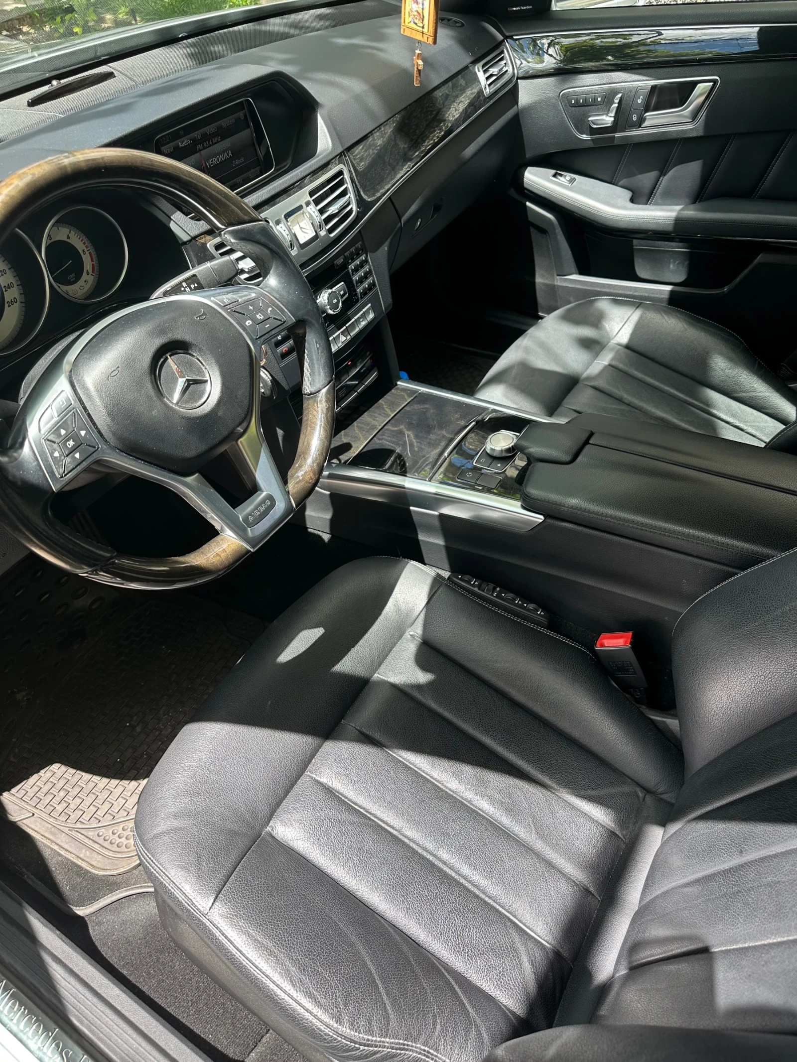 Mercedes-Benz E 300  Bluetec Hybrid , снимка 10 - Автомобили и джипове - 54900445