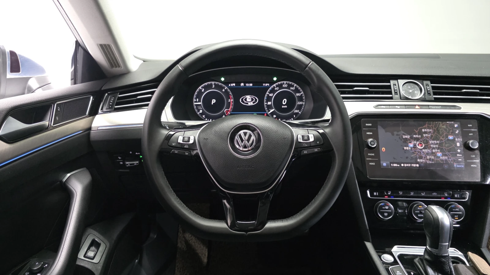 VW Arteon 2.0 TDI* BLIND SPOT* МАСАЖ* ЛЮК* КРАЙНА ЦЕНА, снимка 12 - Автомобили и джипове - 55318886