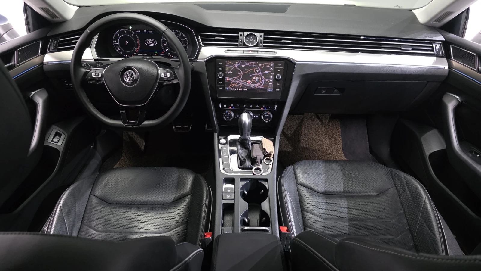 VW Arteon 2.0 TDI* BLIND SPOT* МАСАЖ* ЛЮК* КРАЙНА ЦЕНА, снимка 7 - Автомобили и джипове - 55318886