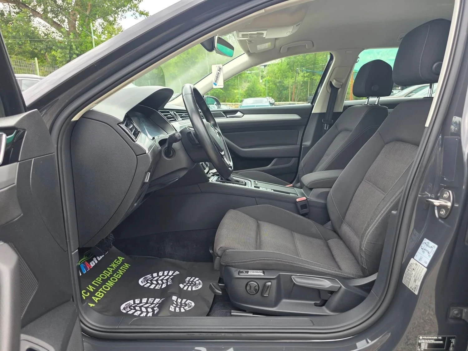 VW Passat 1.6TDI 120K.C. / АВТОМАТ / ДИГИТАЛ / ФУЛЛ ЛЕД / , снимка 8 - Автомобили и джипове - 55400881