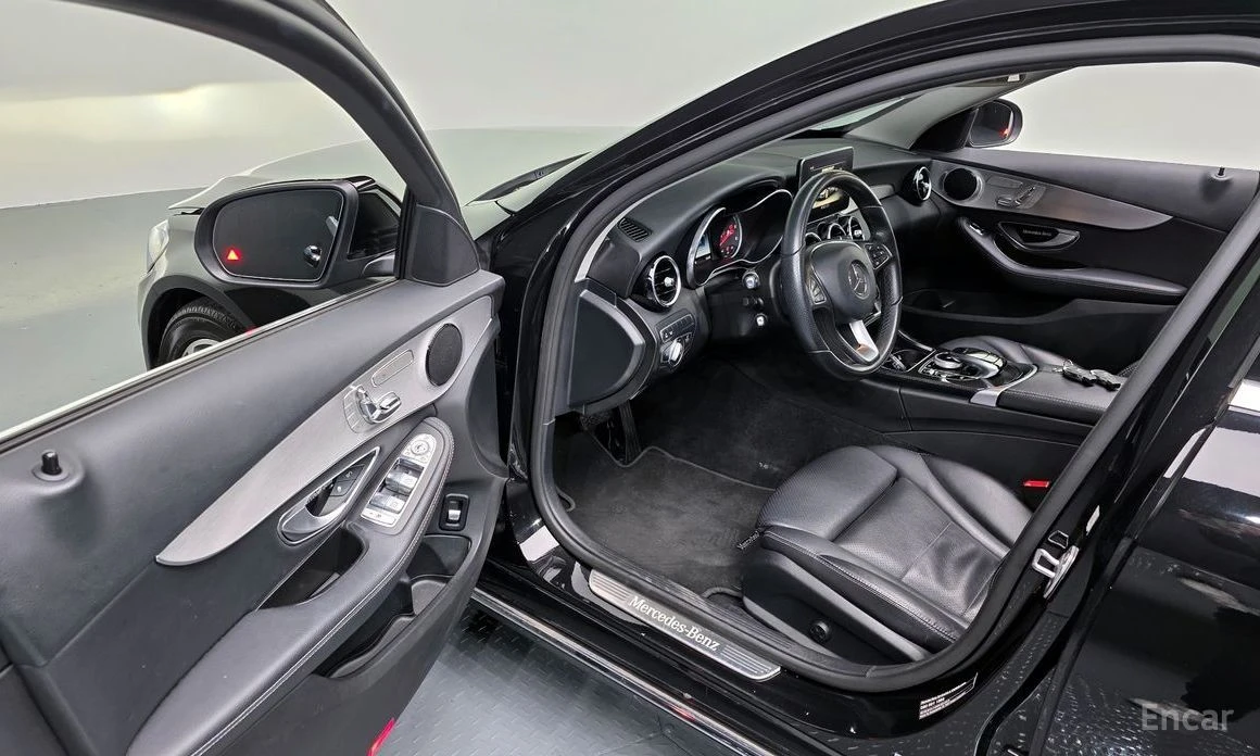 Mercedes-Benz C 220, снимка 11 - Автомобили и джипове - 55402282