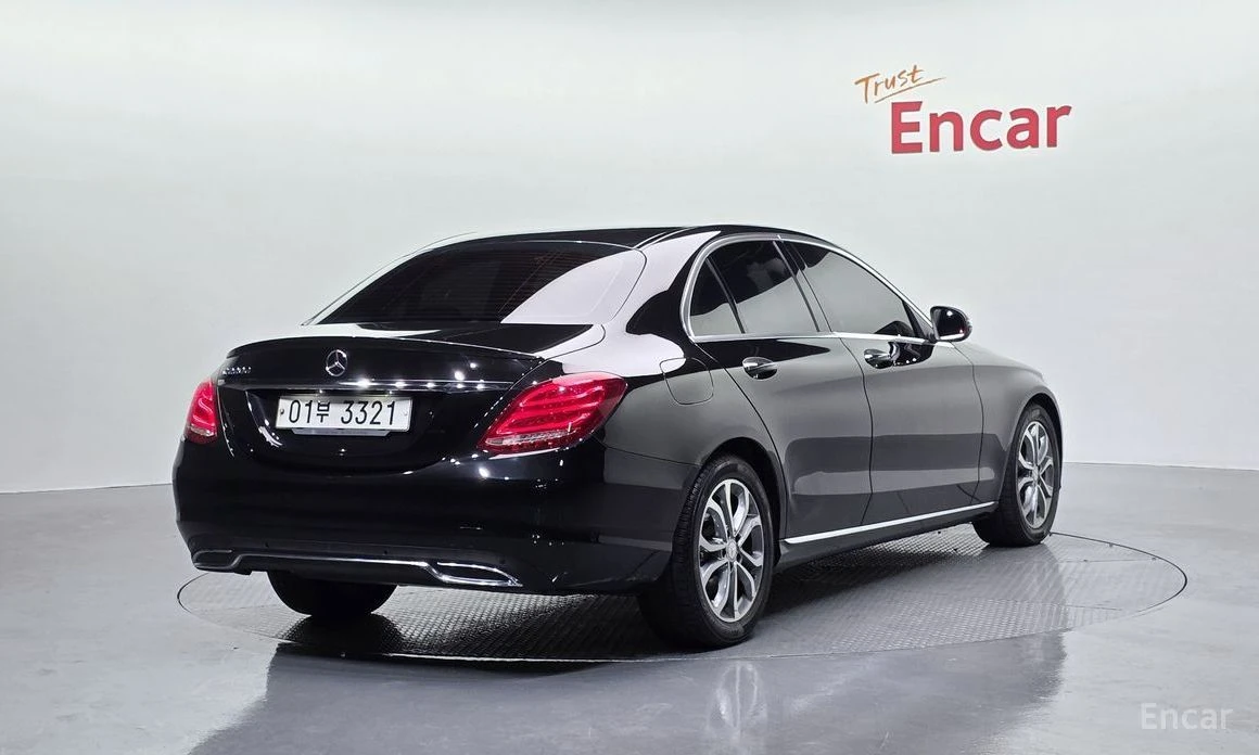 Mercedes-Benz C 220, снимка 2 - Автомобили и джипове - 55402282