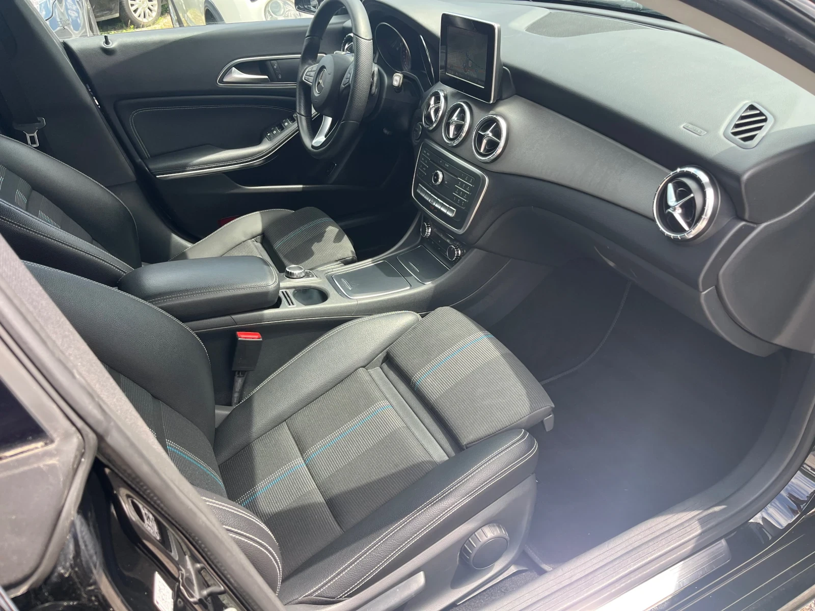 Mercedes-Benz CLA 200 Cla 200 cdi, снимка 12 - Автомобили и джипове - 55437696