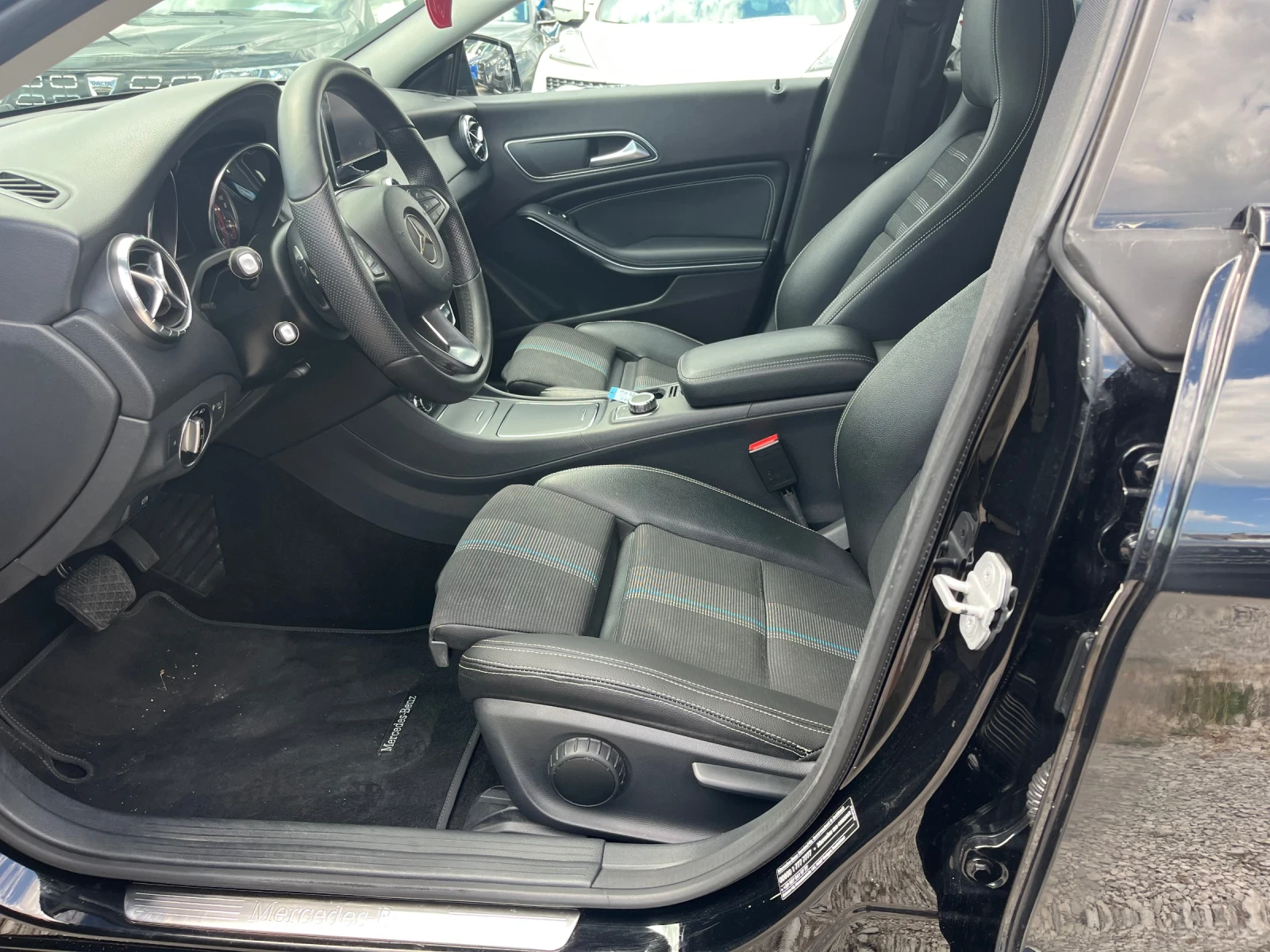 Mercedes-Benz CLA 200 Cla 200 cdi, снимка 9 - Автомобили и джипове - 55437696