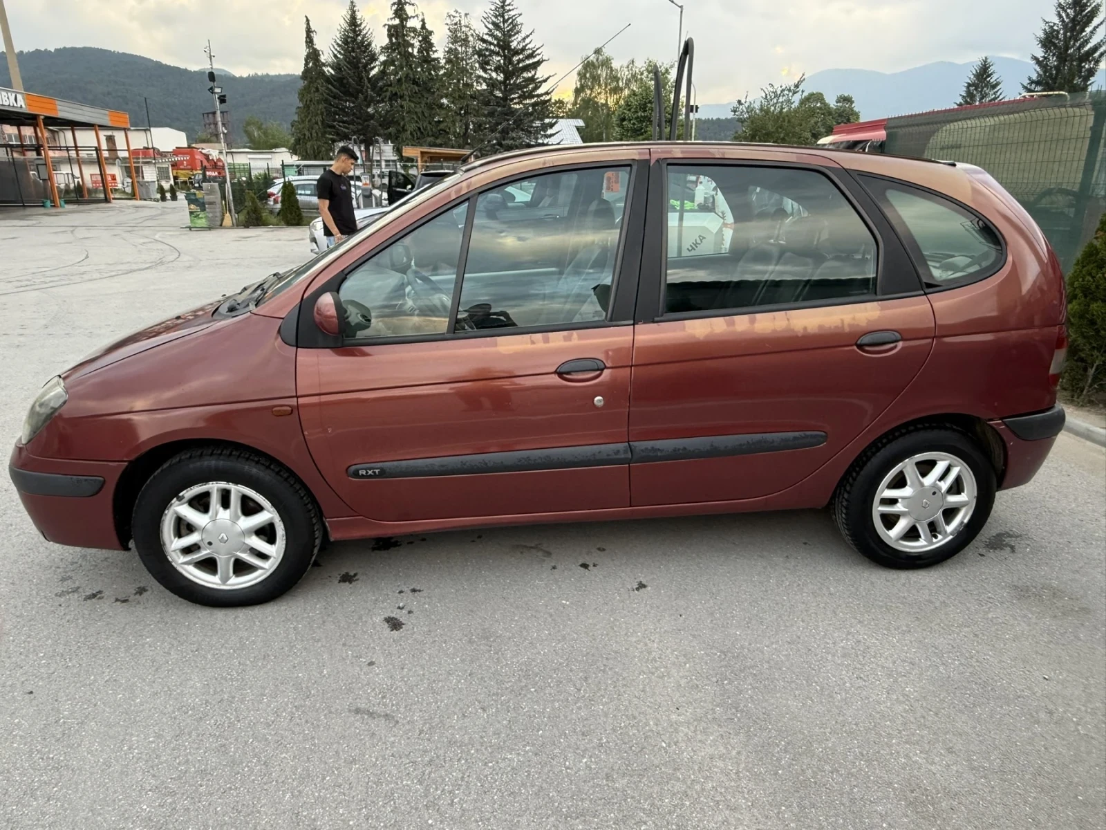 Renault Scenic 1.9DCi, снимка 2 - Автомобили и джипове - 55968101
