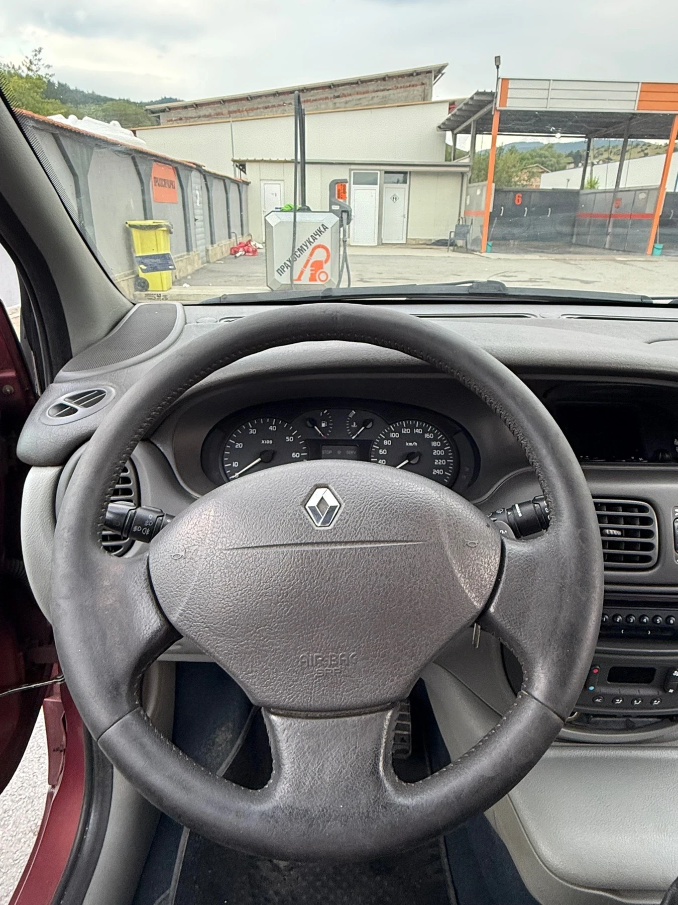 Renault Scenic 1.9DCi, снимка 5 - Автомобили и джипове - 55968101