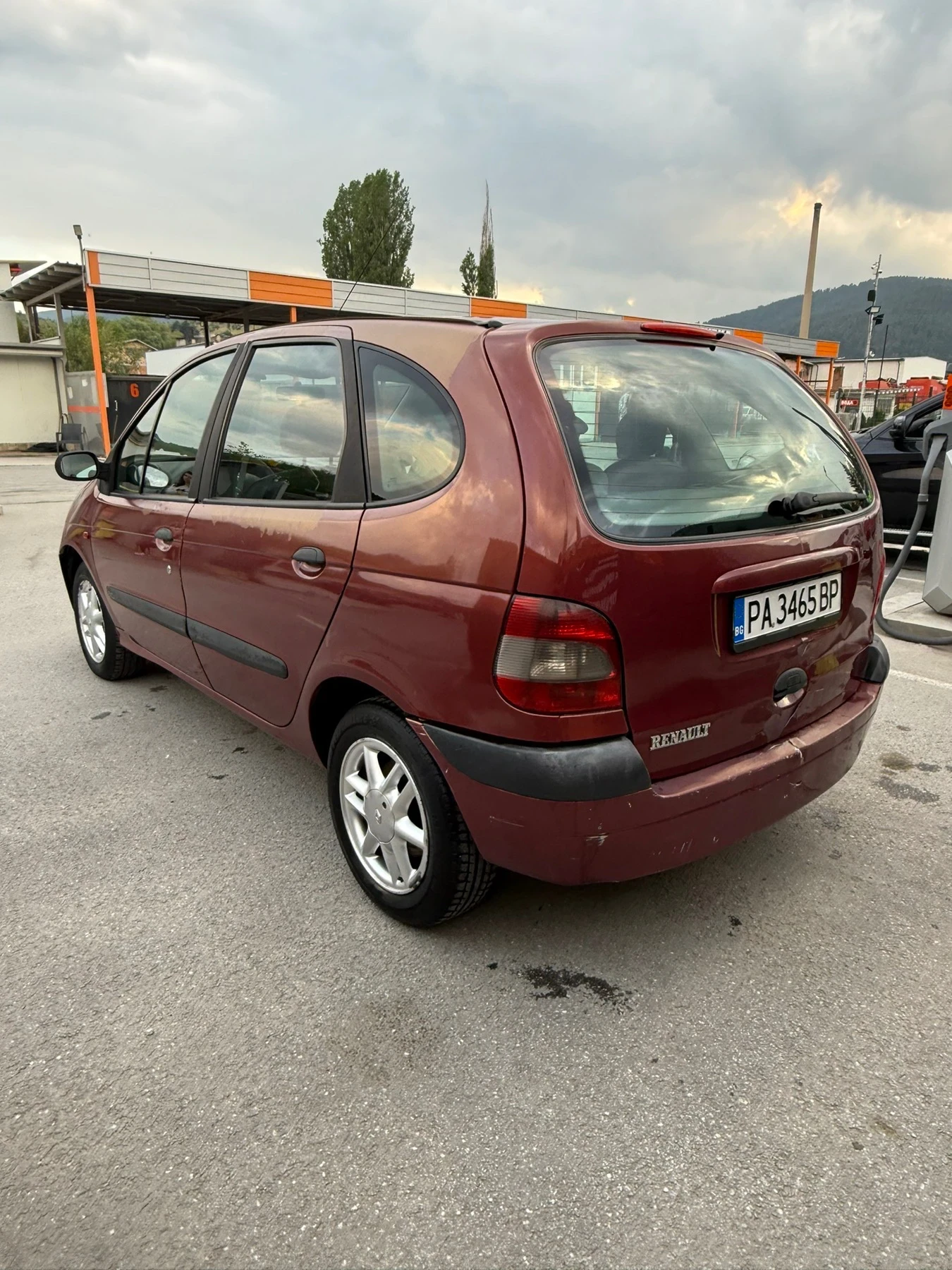 Renault Scenic 1.9DCi, снимка 3 - Автомобили и джипове - 55968101