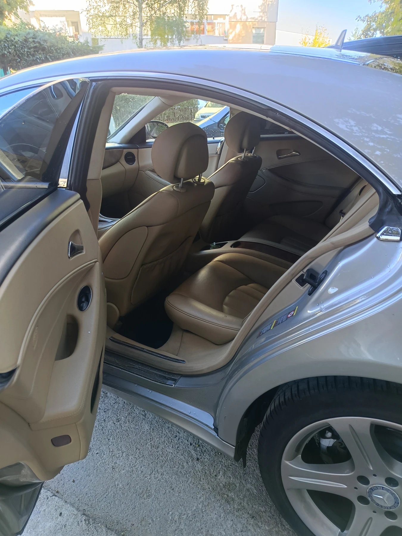 Mercedes-Benz CLS 320 На пружини!, снимка 7 - Автомобили и джипове - 56347724