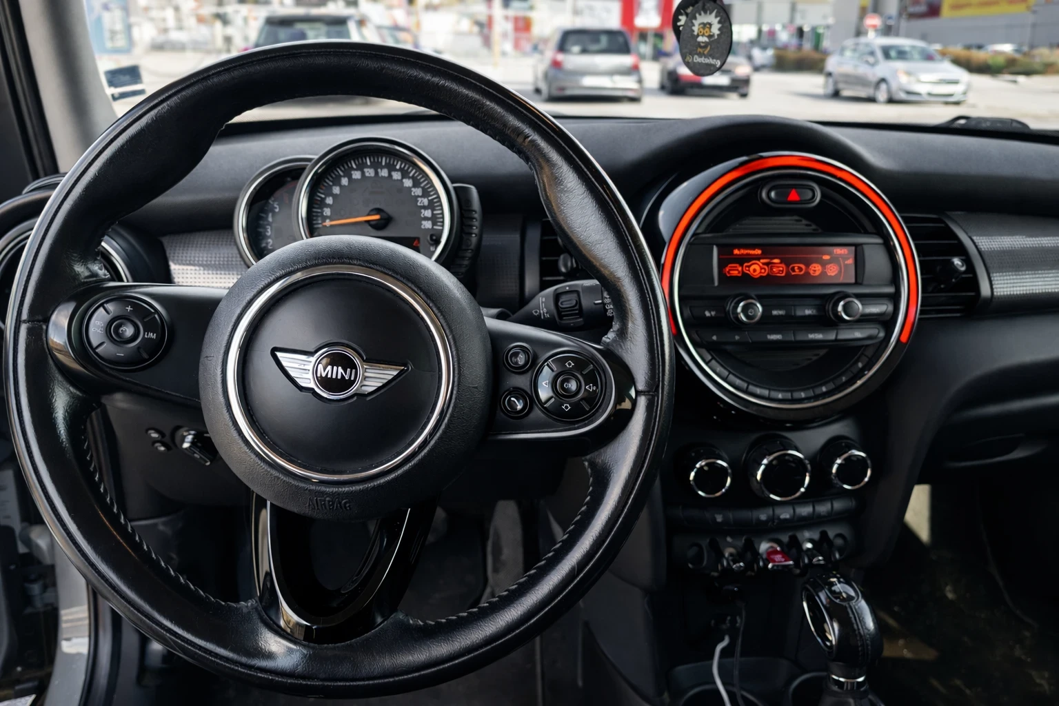 Mini D one MINI Cooper | 2017 г. | Автоматик | , снимка 11 - Автомобили и джипове - 56553918