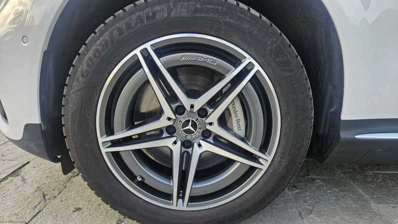 Mercedes-Benz EQC 400 4MATIC, снимка 9 - Автомобили и джипове - 52403242