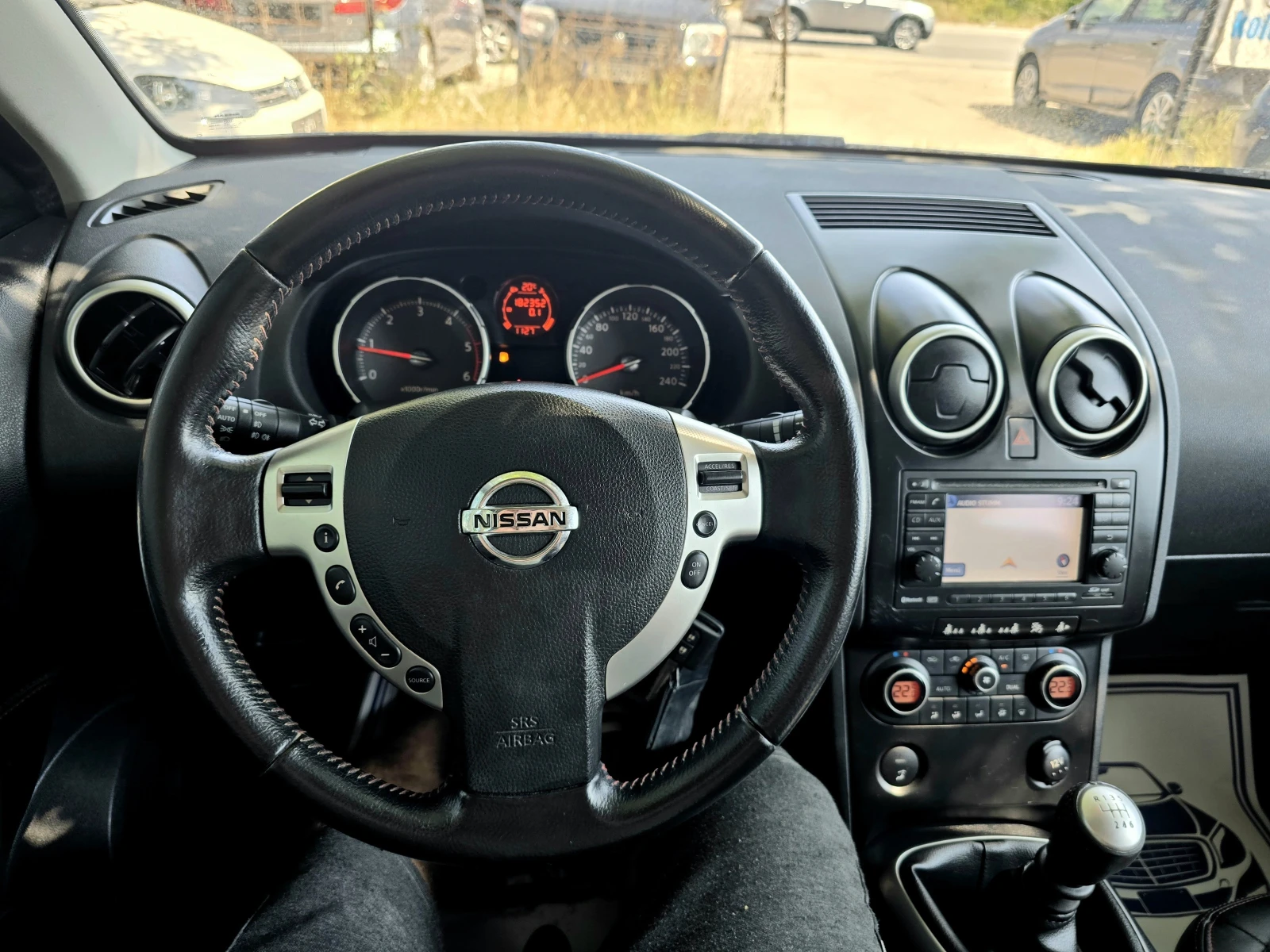 Nissan Qashqai 4х4/ПАНОРАМА/КАМЕРА - изображение 9