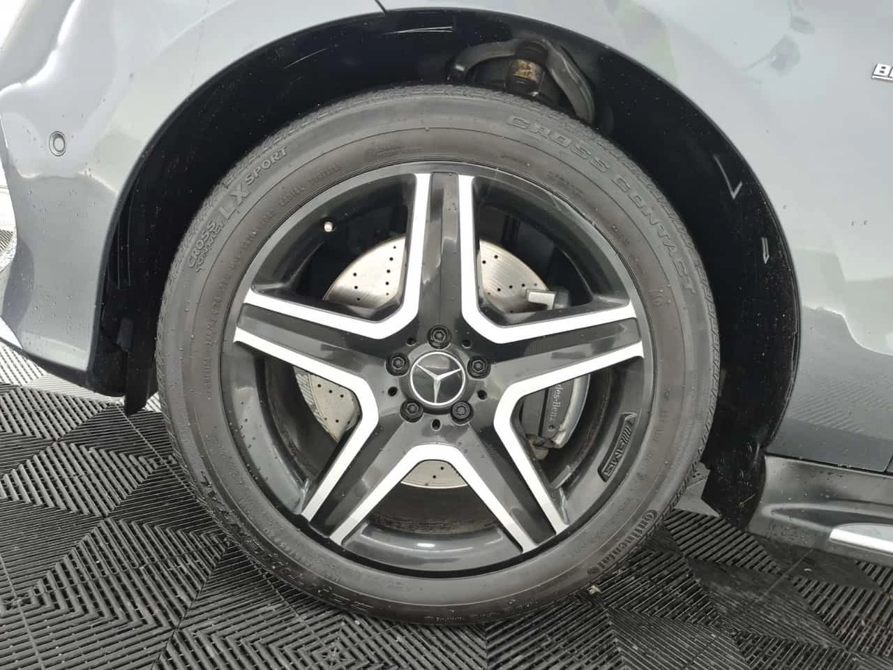 Mercedes-Benz GLE 43 AMG * PANO* ПОДГРЕВИ* KEYLESS* CARFAX, снимка 6 - Автомобили и джипове - 54197339