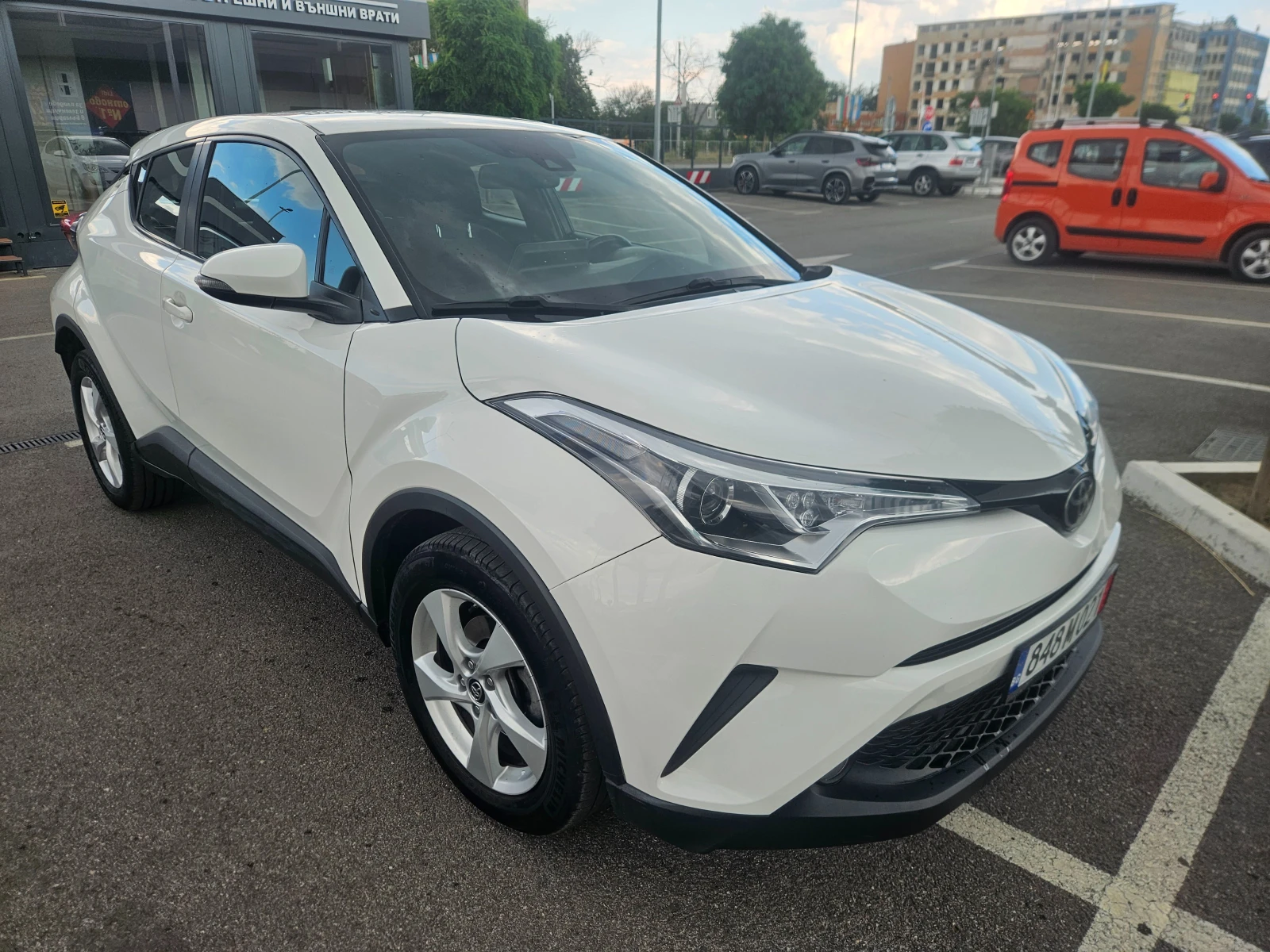 Toyota C-HR 1.2T, снимка 8 - Автомобили и джипове - 55163181