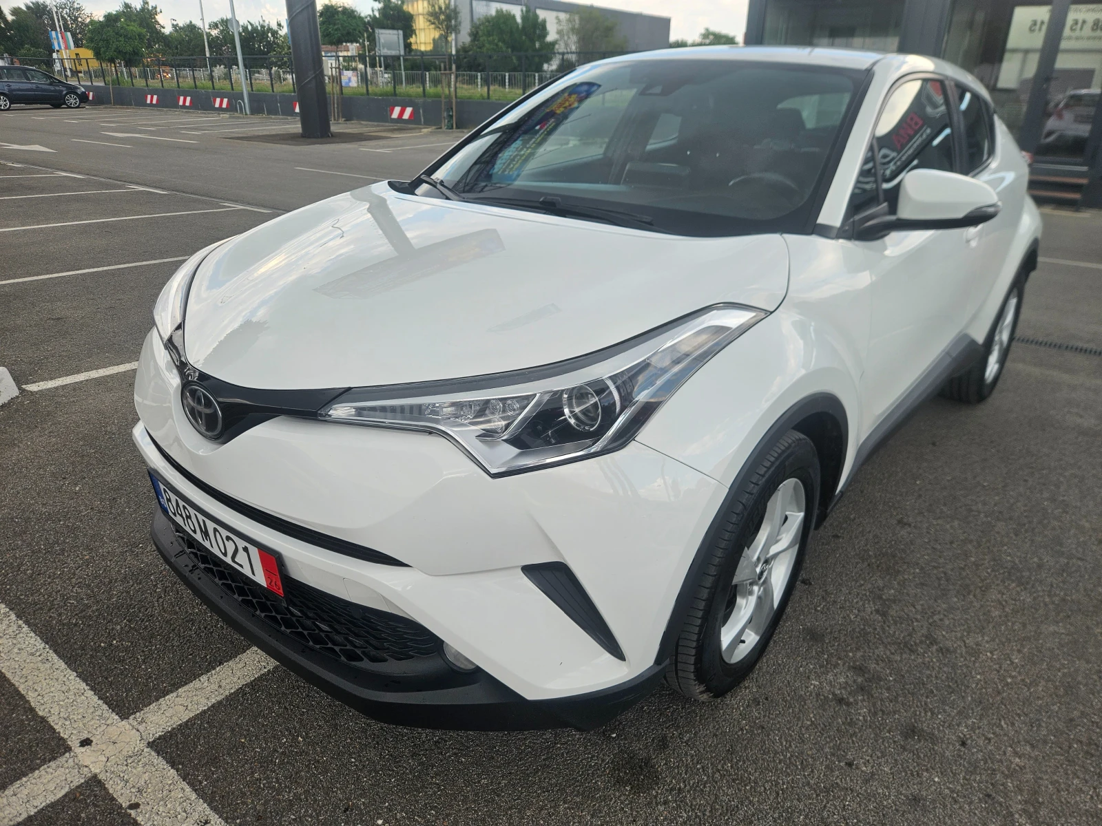 Toyota C-HR 1.2T, снимка 2 - Автомобили и джипове - 55163181