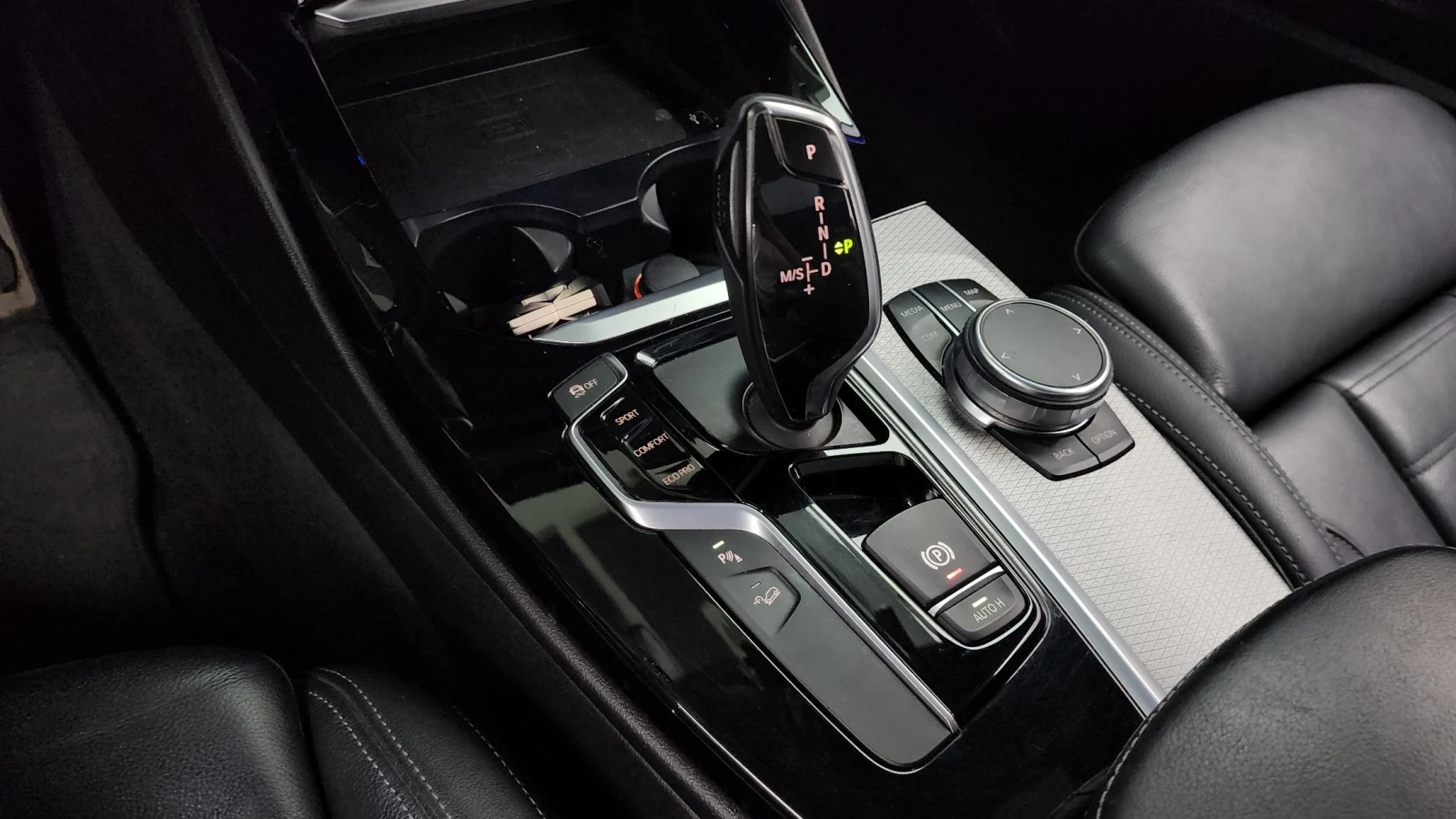 BMW X3 20d xDrive M-SPORT * ПОДГРЕВИ * HUD * ПАНО, снимка 13 - Автомобили и джипове - 55430212