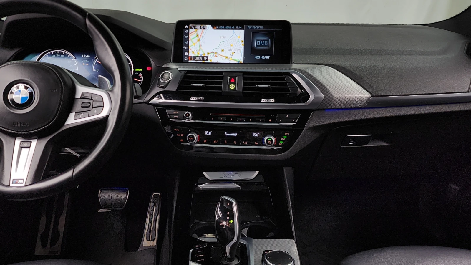 BMW X3 20d xDrive M-SPORT * ПОДГРЕВИ * HUD * ПАНО, снимка 8 - Автомобили и джипове - 55430212