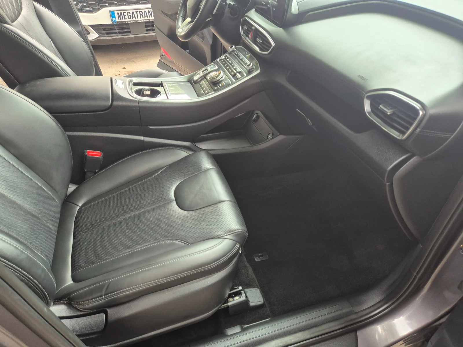 Hyundai Santa fe 4X4 2.2 CRDI - Наличен в БГ, снимка 7 - Автомобили и джипове - 56225308