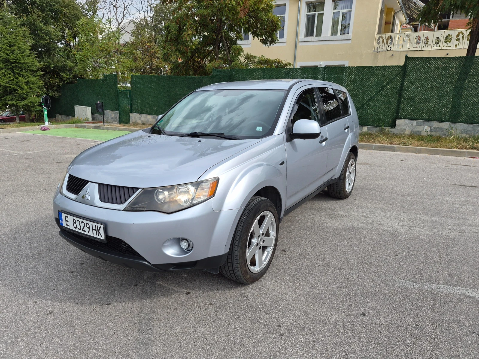Mitsubishi Outlander, снимка 4 - Автомобили и джипове - 56448067