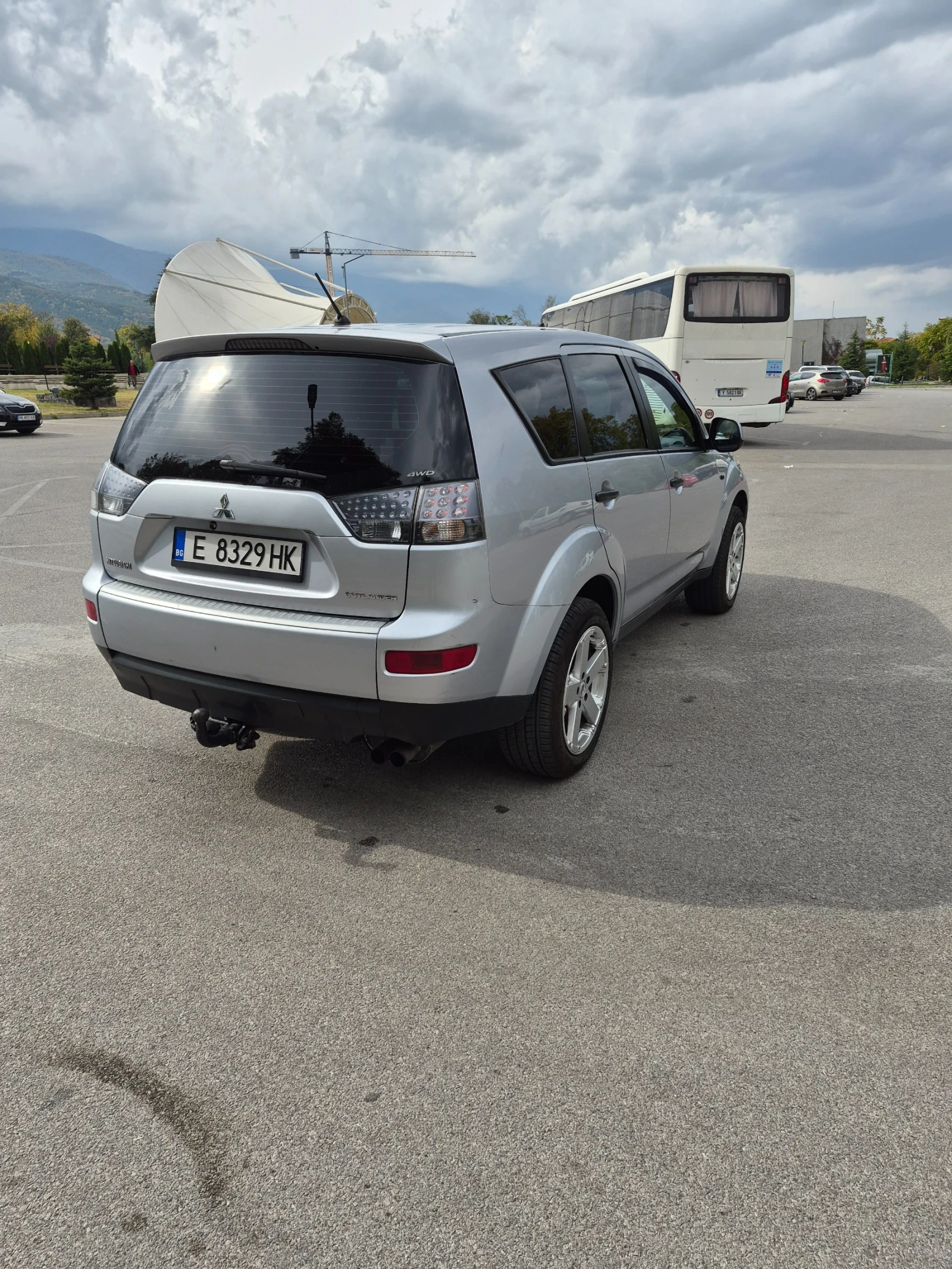 Mitsubishi Outlander, снимка 7 - Автомобили и джипове - 56448067