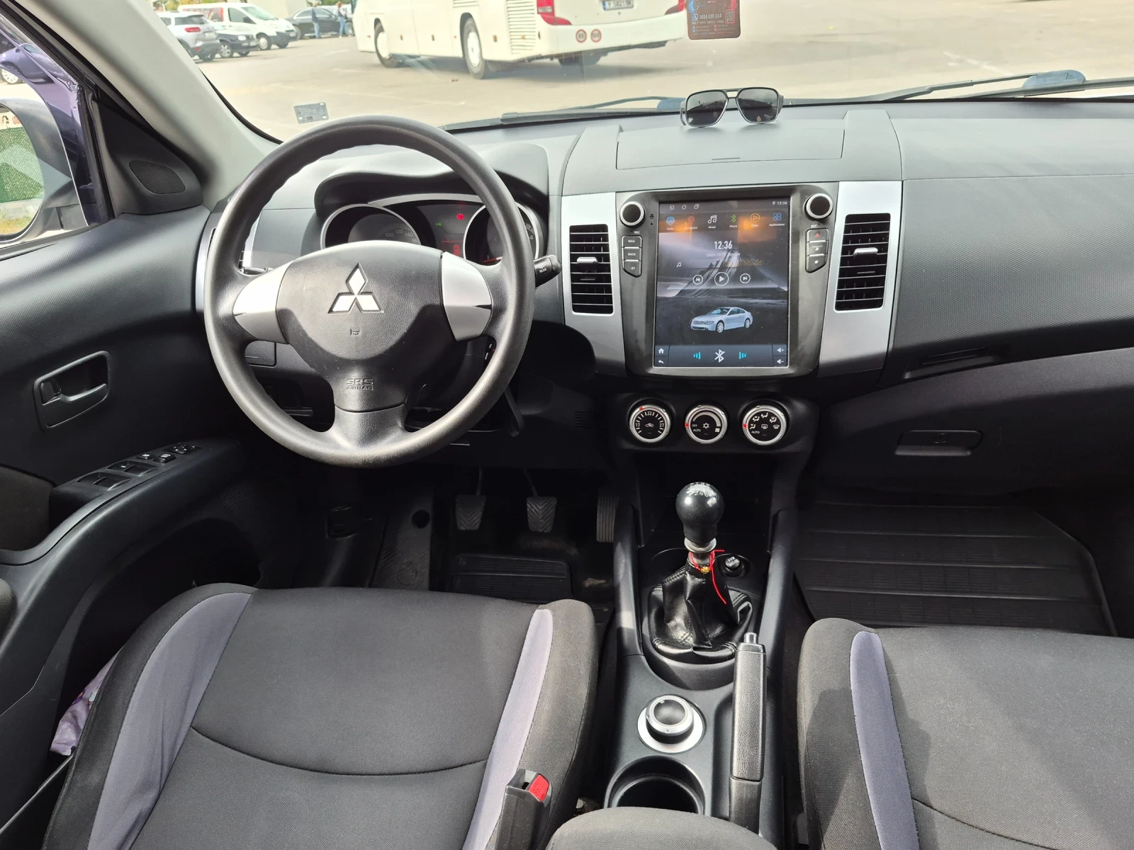 Mitsubishi Outlander, снимка 12 - Автомобили и джипове - 56448067