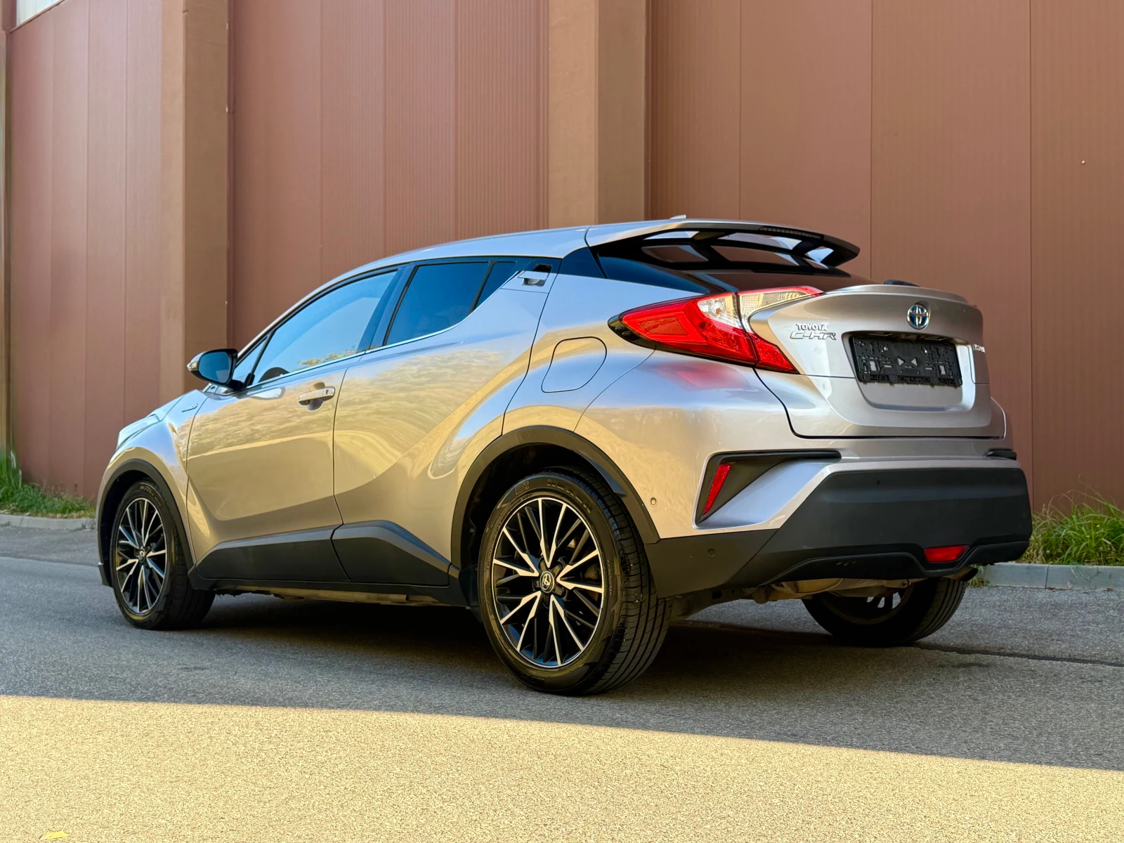 Toyota C-HR, снимка 3 - Автомобили и джипове - 56623823