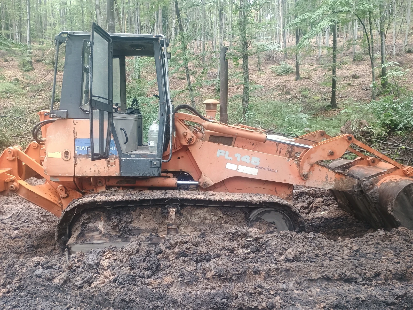 Челен товарач Hitachi, снимка 4 - Индустриална техника - 55002535
