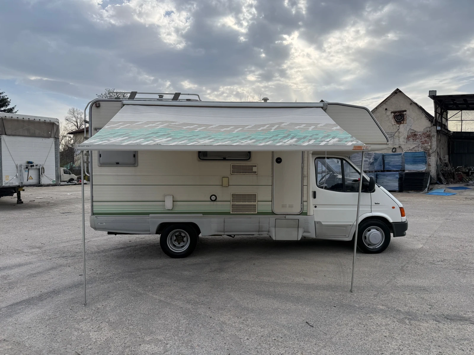 Кемпер Ford TRANSIT 2.5TURBO D RIVIERA 79000KM!!!, снимка 12 - Каравани и кемпери - 54195956