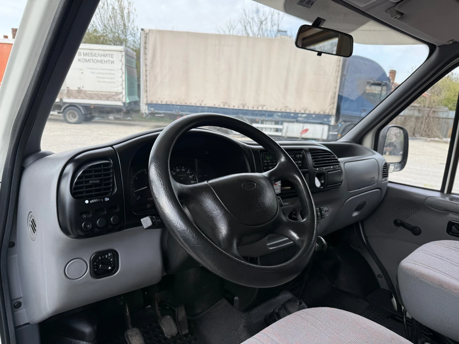 Кемпер Ford TRANSIT 2.5TURBO D RIVIERA 79000KM!!!, снимка 8 - Каравани и кемпери - 54195956