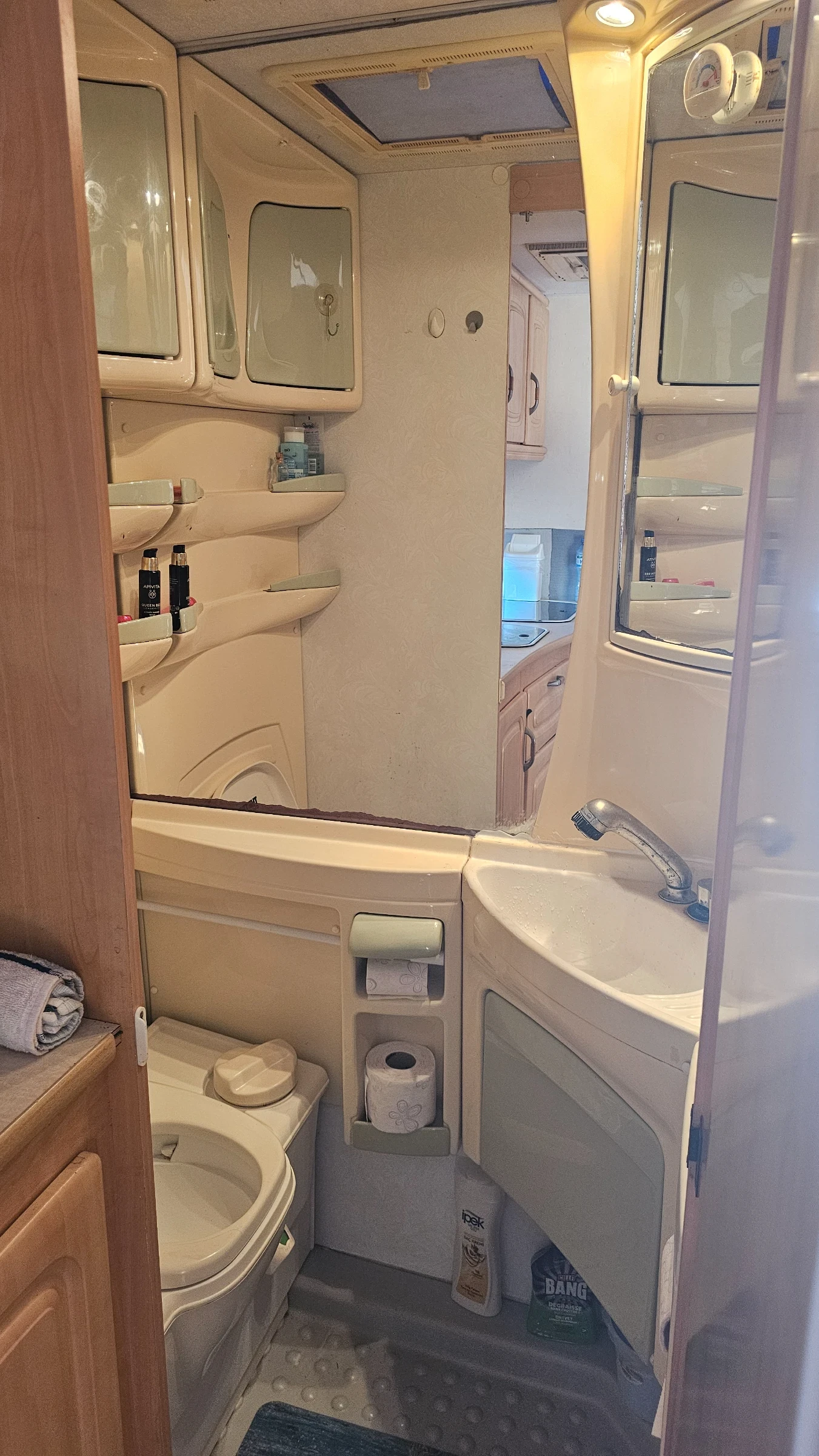 Каравана Sterckeman De luxe 500 CP, снимка 13 - Каравани и кемпери - 54987348