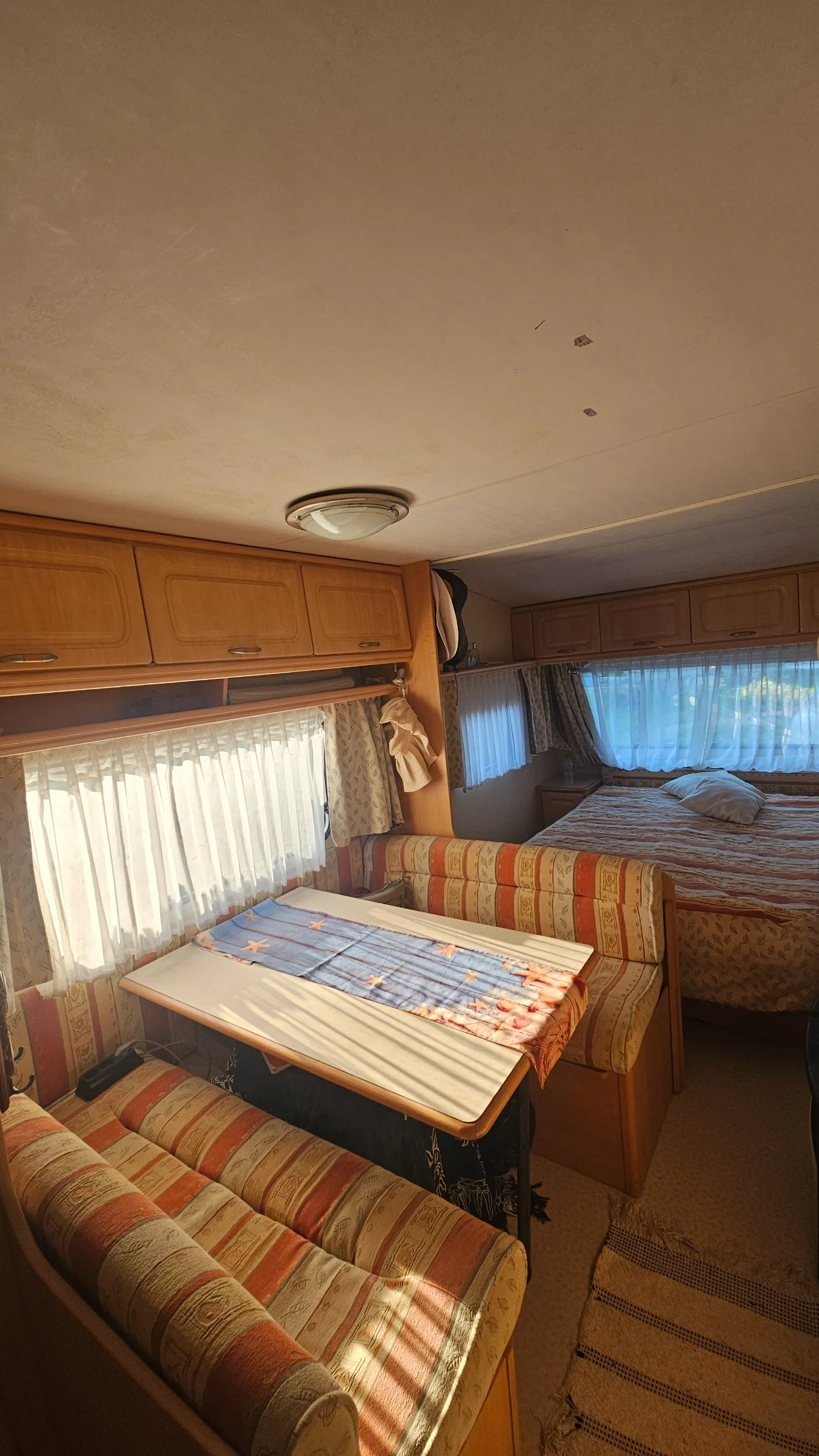 Каравана Sterckeman De luxe 500 CP, снимка 11 - Каравани и кемпери - 54987348