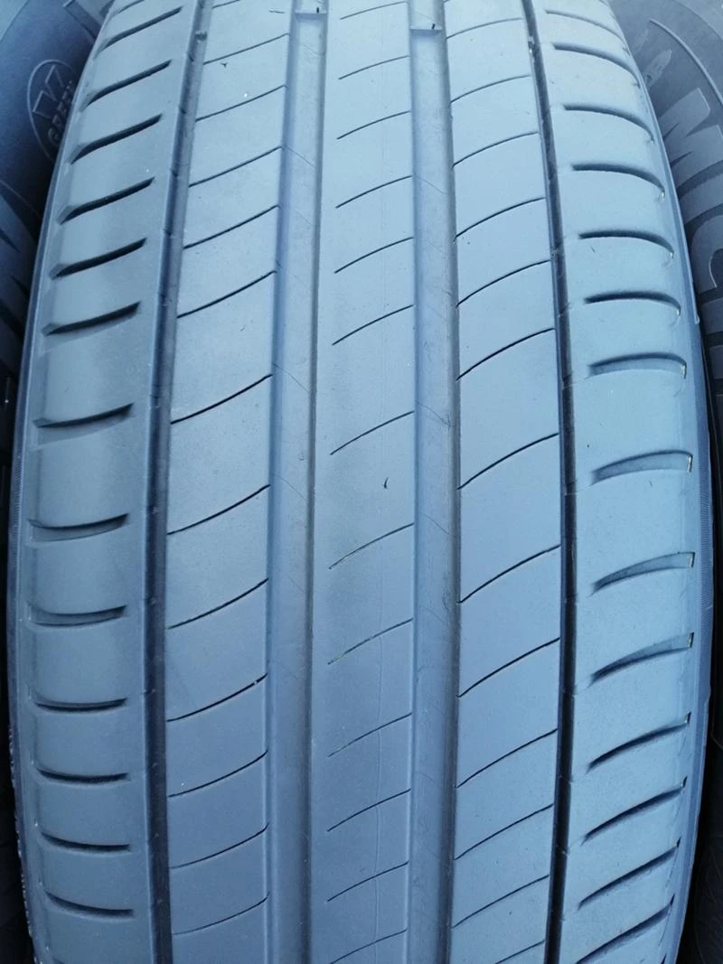 Гуми Летни 215/65R17, снимка 1 - Гуми и джанти - 36579526