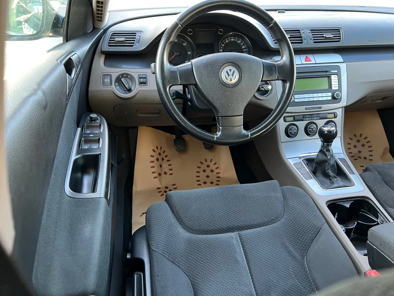 VW Passat 1.9TDI, снимка 14 - Автомобили и джипове - 48376378