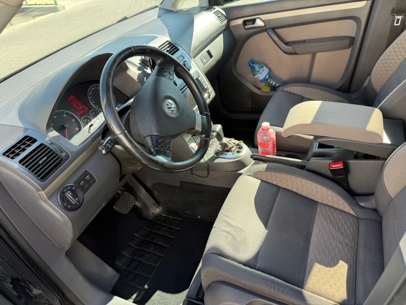 VW Touran, снимка 6 - Автомобили и джипове - 51752786