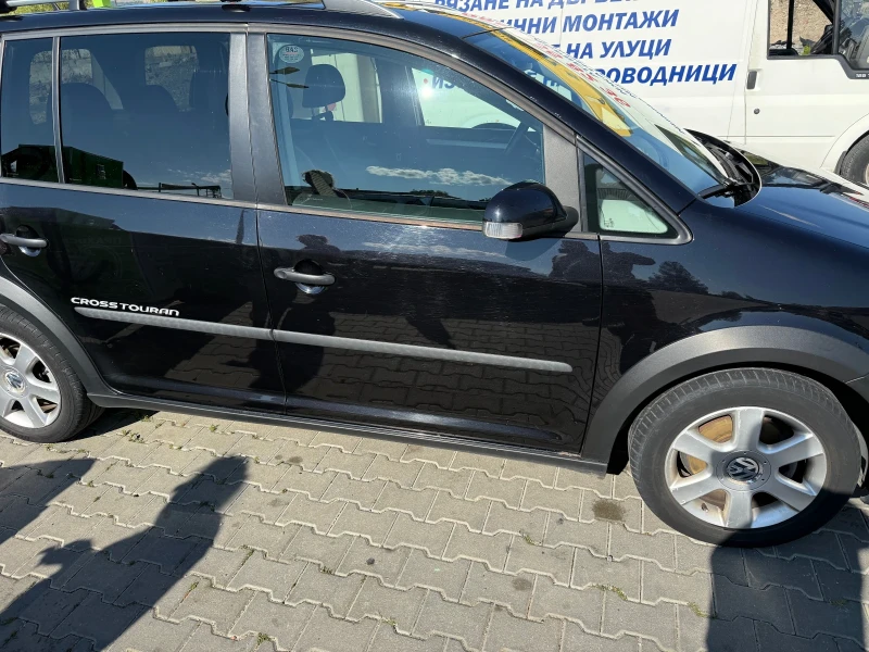VW Touran, снимка 2 - Автомобили и джипове - 51752786