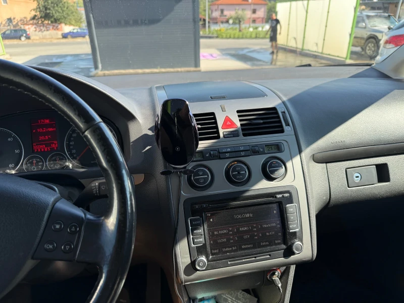 VW Touran, снимка 9 - Автомобили и джипове - 51752786