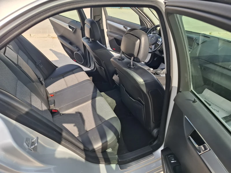 Mercedes-Benz C 350, снимка 10 - Автомобили и джипове - 52458341