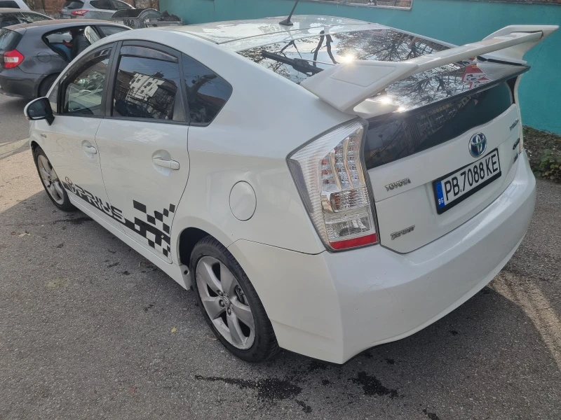 Toyota Prius 1.8 Hibrid, снимка 7 - Автомобили и джипове - 52554545