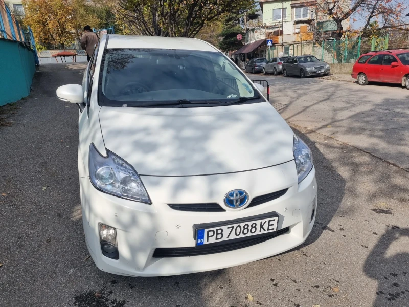 Toyota Prius 1.8 Hibrid, снимка 4 - Автомобили и джипове - 52554545