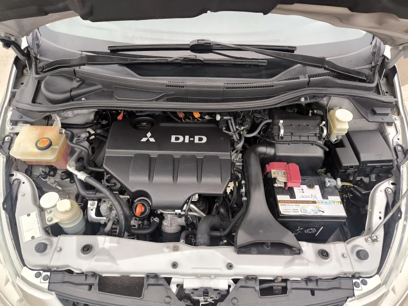 Mitsubishi Grandis 2.0DID 140kc 172000km., снимка 14 - Автомобили и джипове - 53056726