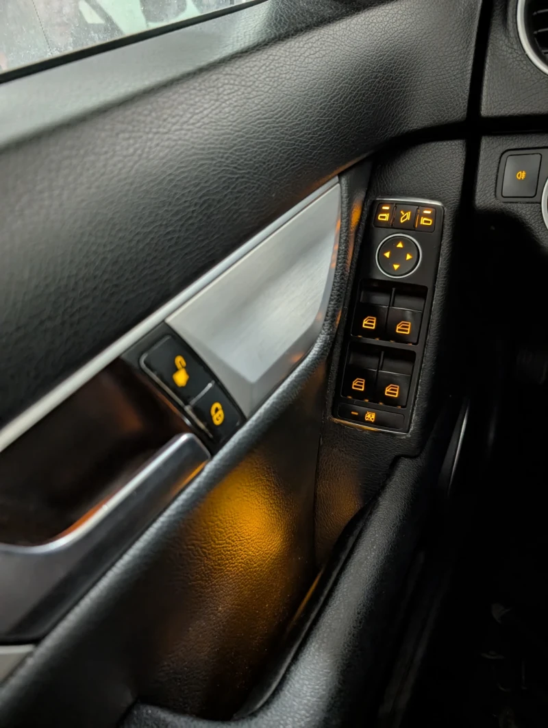 Mercedes-Benz C 250, снимка 8 - Автомобили и джипове - 53126441