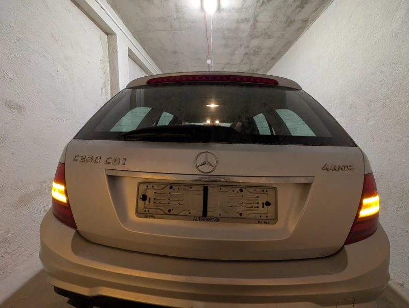 Mercedes-Benz C 250, снимка 3 - Автомобили и джипове - 53126441