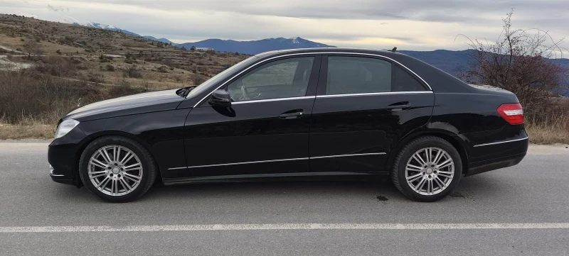 Mercedes-Benz E 300 CDI Elegance, снимка 4 - Автомобили и джипове - 53260735