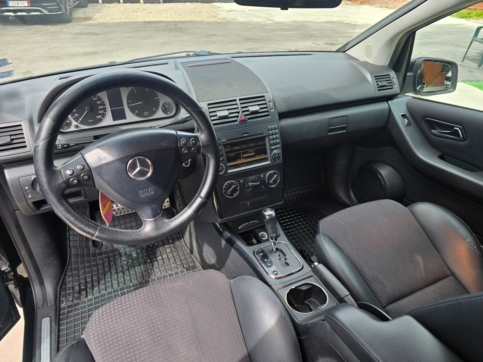 Mercedes-Benz A 180 АВТОМАТ НАВИ КОЖА - изображение 6